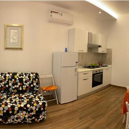 Claire'S Home Savona Bagian luar foto