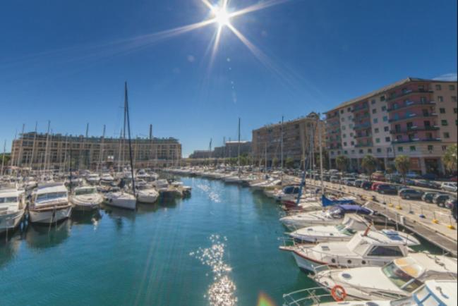 Claire'S Home Savona Bagian luar foto
