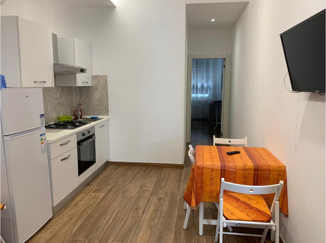 Claire'S Home Savona Bagian luar foto